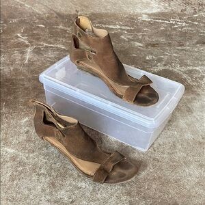 Dina True Brown Open-Toe Women Shoes